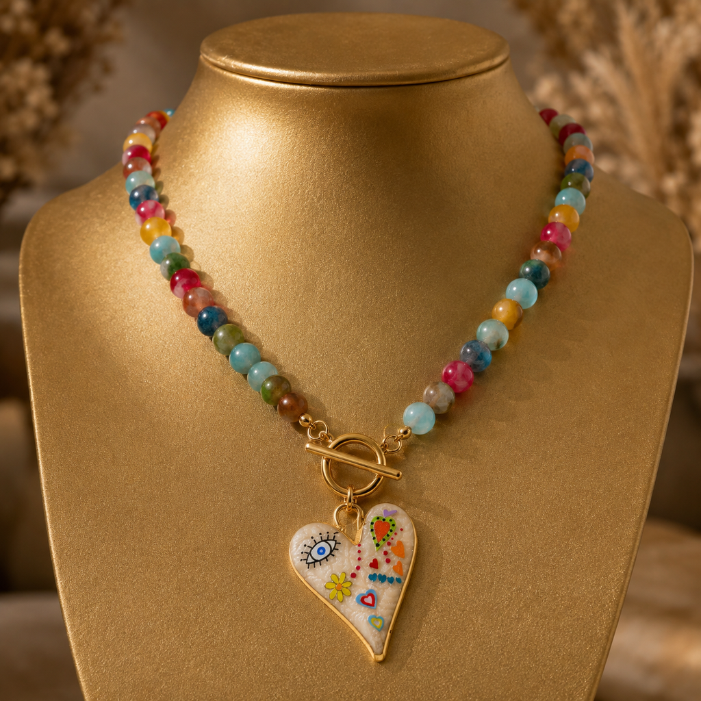 Collier Bohème Cœur Multicolore – Perles Colorées & Pendentif Doré